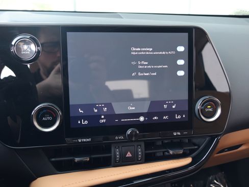 Certified 2025 Lexus NX 250 FWD w/ Towing Package (2000 Lbs) image 27