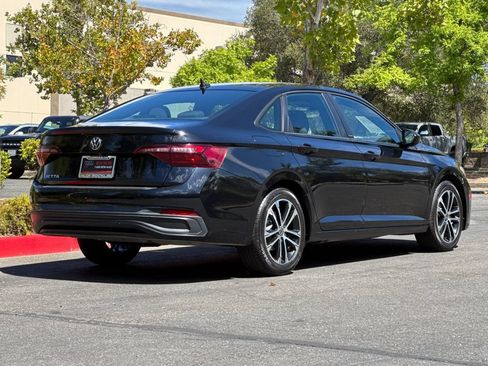 Used 2023 Volkswagen Jetta Sport FWD image 5