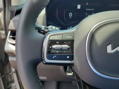 New 2026 Kia Carnival SX w/ SX Dark Edition Package FWD image 36