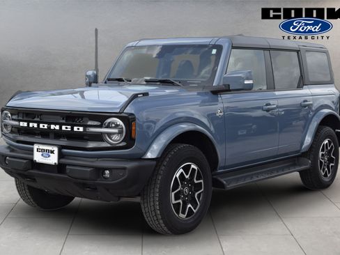 Used 2025 Ford Bronco Outer Banks AWD/4WD image 1