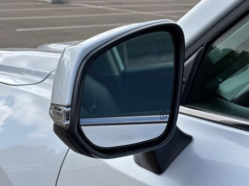 Used 2025 Toyota Grand Highlander AWD image 57