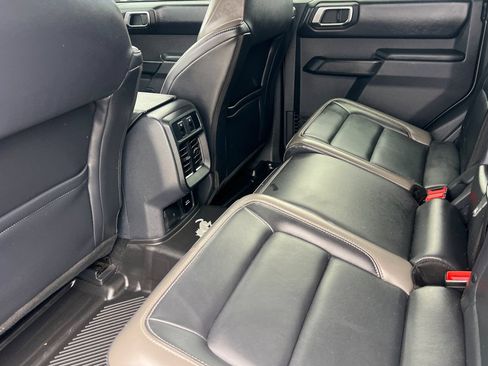 Used 2025 Ford Bronco Outer Banks AWD/4WD image 9