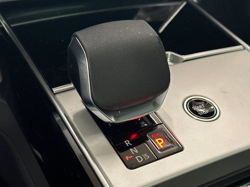 New 2026 Land Rover Range Rover SE image 22