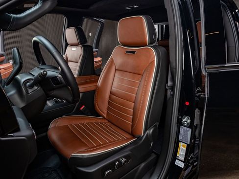 Used 2025 GMC Sierra 2500 Denali Ultimate image 30