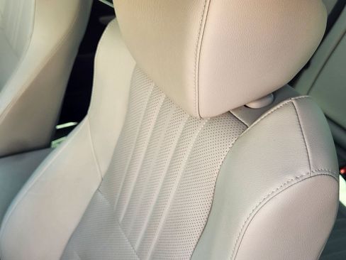 Used 2018 Honda Accord Touring image 12
