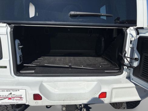 Used 2022 Jeep Wrangler Unlimited High Altitude image 36