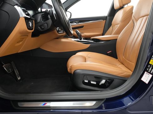 Used 2023 BMW M550i xDrive w/ Executive Package AWD/4WD image 31