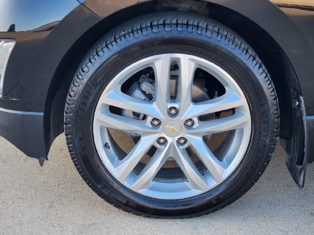 Used 2021 Chevrolet Equinox Premier FWD image 17