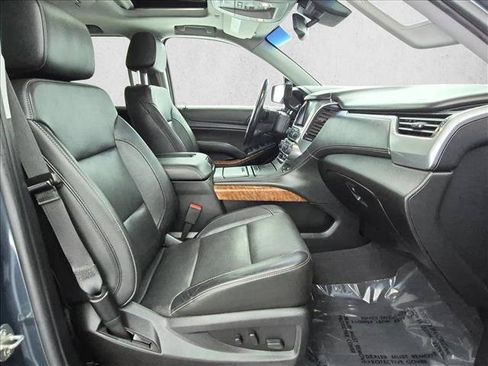 Used 2019 Chevrolet Suburban Premier AWD/4WD image 25