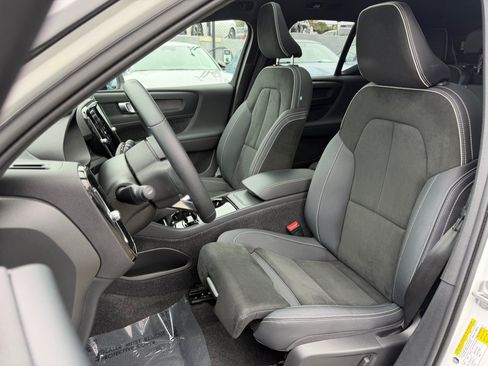 Used 2023 Volvo XC40 Recharge Plus AWD/4WD image 18