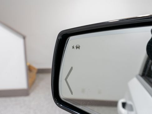 Used 2018 GMC Yukon SLT w/ Open Road Package image 13