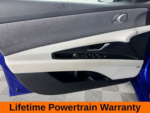 Used 2025 Hyundai Elantra Limited image 10