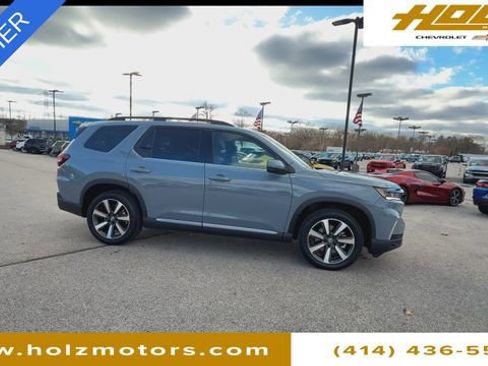 Used 2025 Honda Pilot Touring image 9