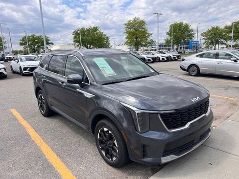 Used 2024 Kia Sorento S AWD/4WD image 1