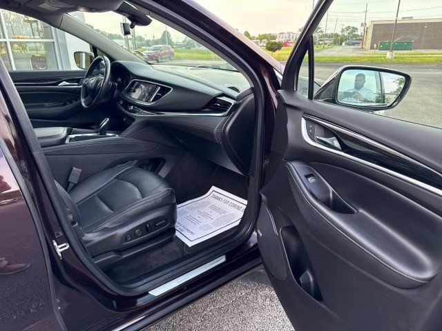 Used 2020 Buick Enclave Avenir w/ Avenir Technology Package AWD/4WD image 34