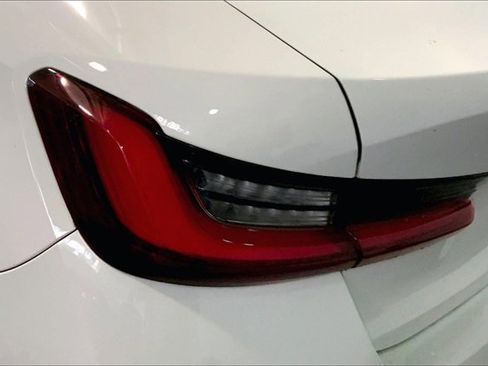 Certified 2023 BMW 330i Sedan w/ Convenience Package image 28