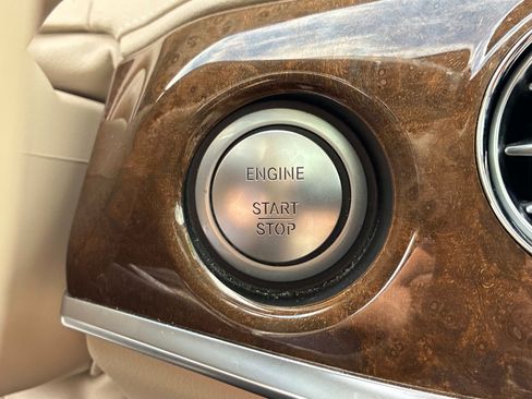 Used 2017 Mercedes-Benz S 550 4MATIC Sedan image 35