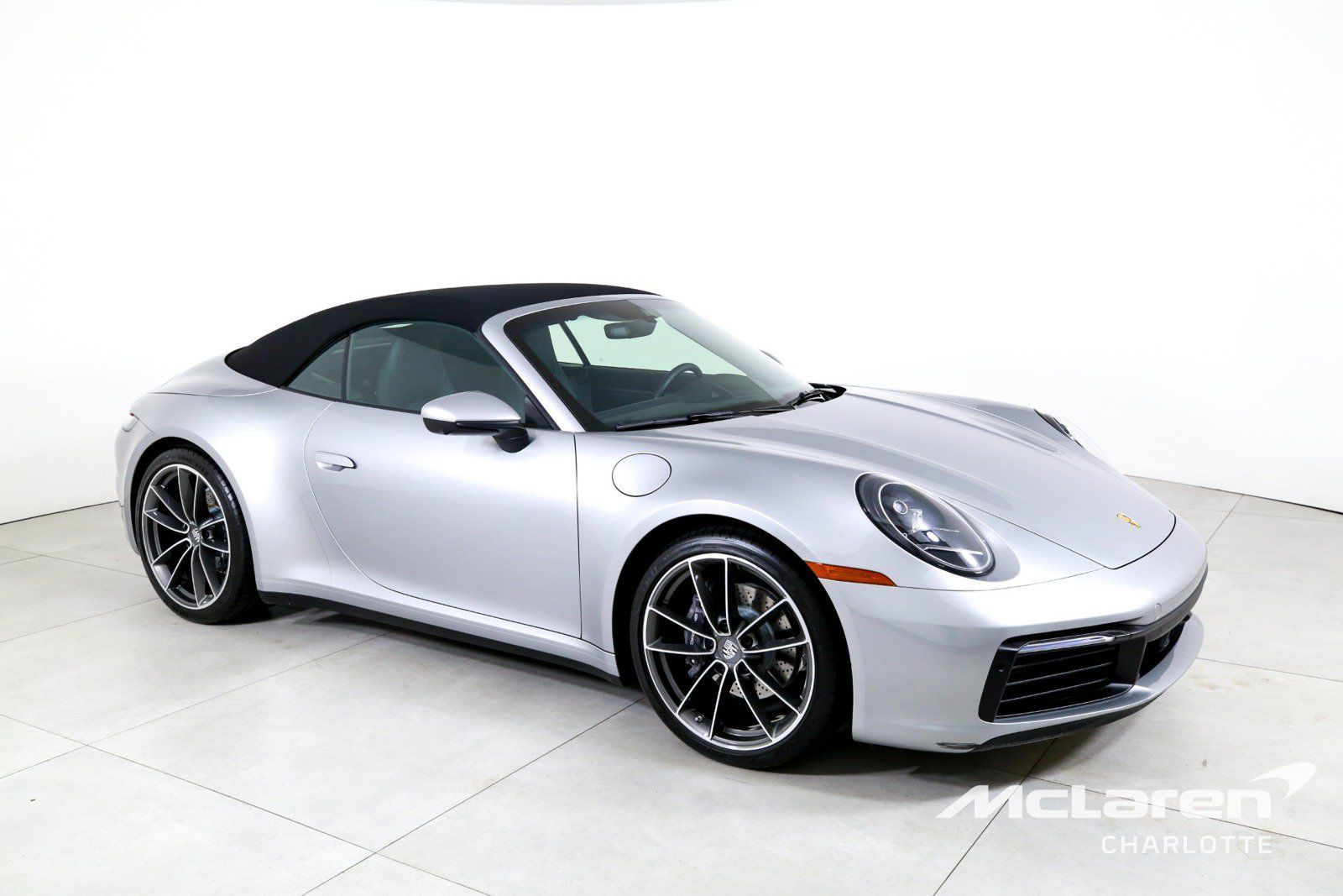 Used 2023 Porsche 911 Carrera RWD image 3