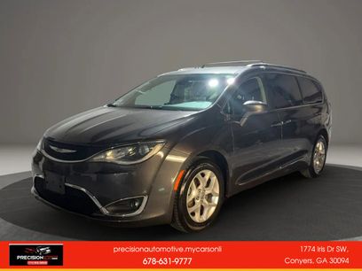 Used 2017 Chrysler Pacifica Touring-L w/ Tire & Wheel Group