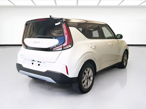 Used 2024 Kia Soul S FWD image 4