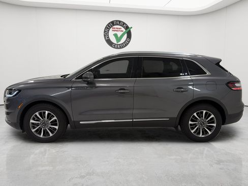 Used 2023 Lincoln Nautilus FWD w/ Premium Package image 2