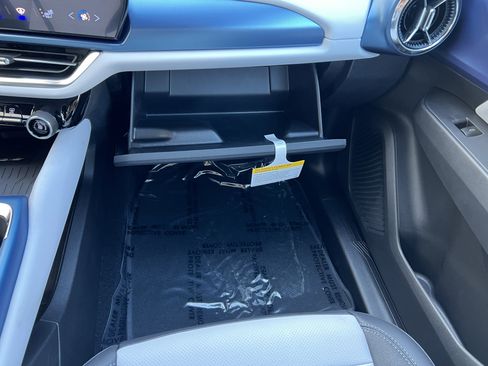 New 2026 Chevrolet Equinox EV LT image 35