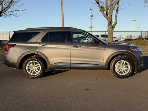 Used 2025 Ford Explorer Active image 8