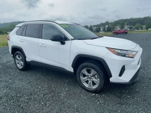 Certified 2025 Toyota RAV4 LE AWD/4WD image 2