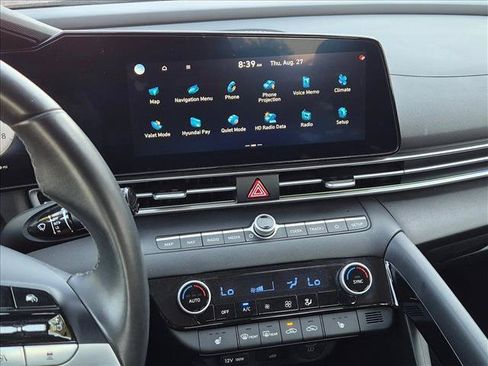 Used 2024 Hyundai Elantra Limited FWD image 15
