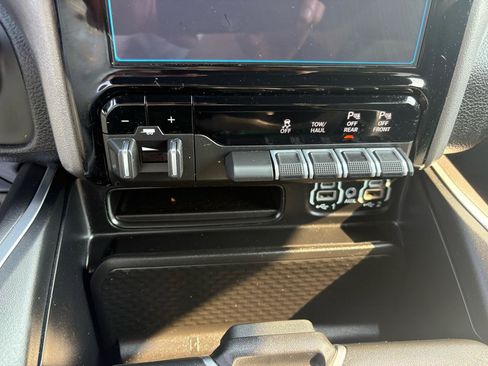 Used 2023 RAM 1500 Big Horn AWD/4WD image 30