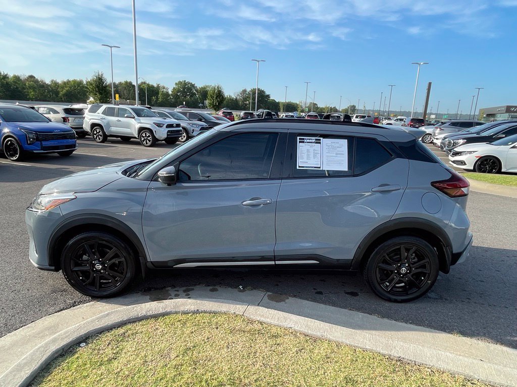 Used 2021 Nissan Kicks SR w/ SR Premium Package FWD image 4