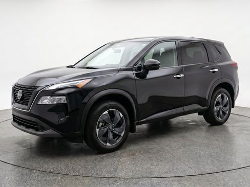 Used 2025 Nissan Rogue SV AWD/4WD image 3