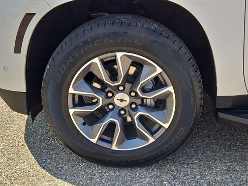 Used 2025 Chevrolet Tahoe Premier RWD image 11
