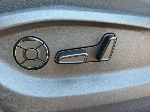 Used 2026 Volkswagen Tiguan SE AWD/4WD image 18