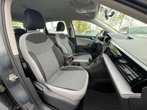 Certified 2022 Volkswagen Taos S FWD image 13