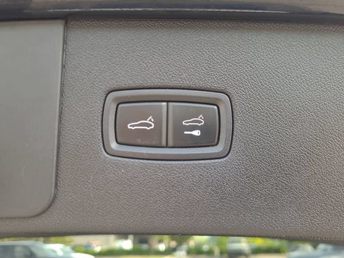 Used 2019 Porsche Cayenne AWD/4WD image 16