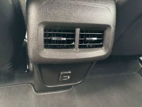 Used 2019 Chevrolet Equinox LT image 28