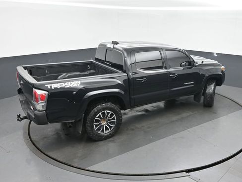 Used 2020 Toyota Tacoma TRD Sport AWD/4WD image 33