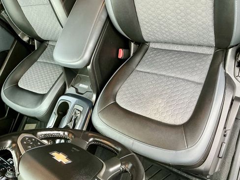 Used 2019 Chevrolet Colorado Z71 image 38