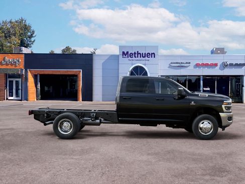 New 2026 RAM 3500 Tradesman w/ Chrome Appearance Group A AWD/4WD image 21