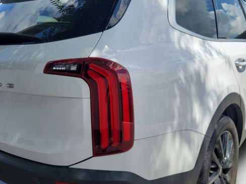 Used 2022 Kia Telluride SX w/ SX Prestige Package AWD/4WD image 11