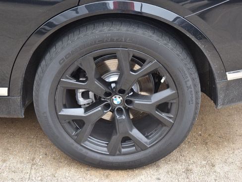 Used 2025 BMW X7 xDrive40i w/ Premium Package image 10