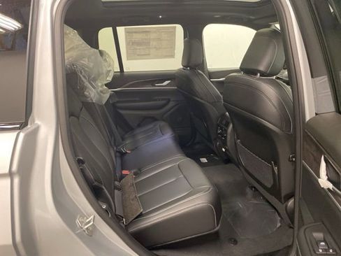 New 2025 Jeep Grand Cherokee Limited image 27