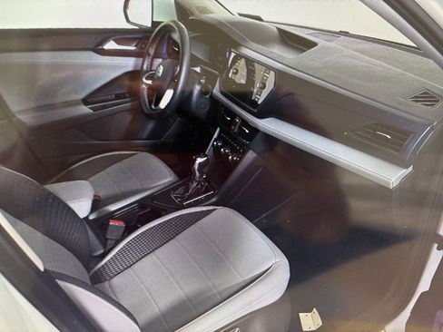 Used 2024 Volkswagen Taos SE image 7