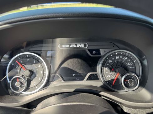 New 2026 RAM 1500 Express AWD/4WD image 13