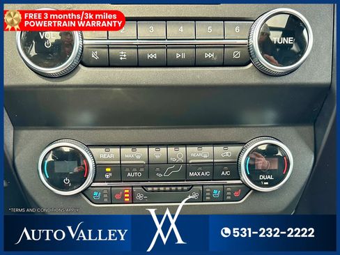 Used 2019 Ford Expedition Limited w/ Equipment Group 302A AWD/4WD image 36