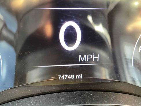 Used 2021 Jeep Grand Cherokee Limited w/ Luxury Group II image 9