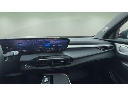 Certified 2025 Buick Enclave Avenir w/ Super Cruise Package AWD/4WD image 17