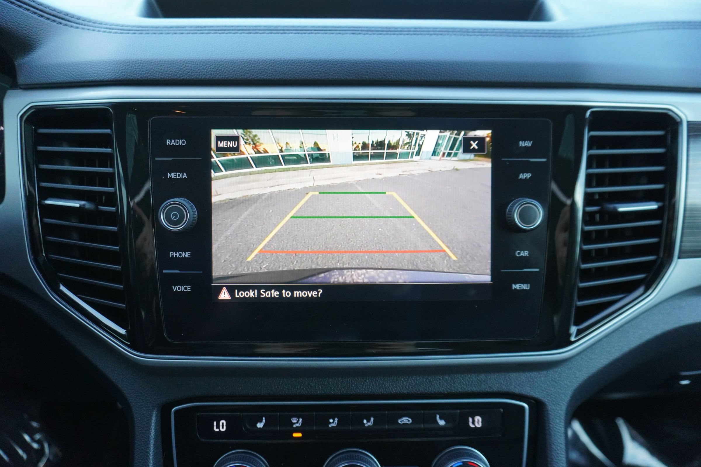 Used 2019 Volkswagen Atlas SEL R-Line AWD/4WD image 23
