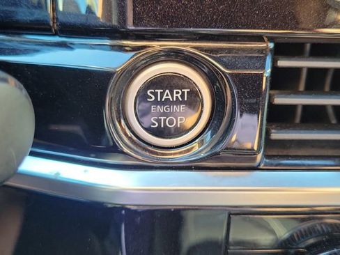 Used 2022 Nissan Pathfinder SL w/ SL Premium Package image 10